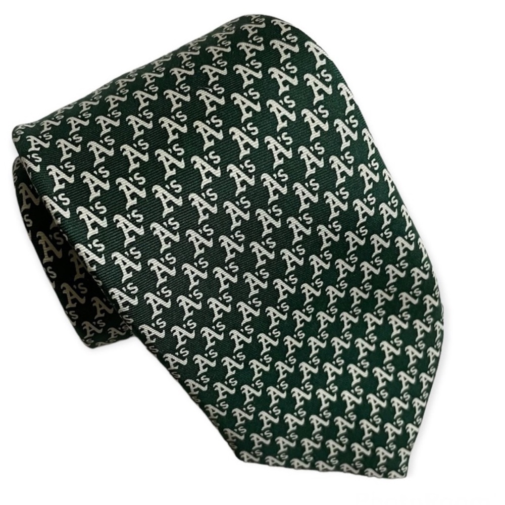 VINEYARD VINES Men’s Neck Tie Oakland A’s 100% Silk Dark Green Handmade USA NWT